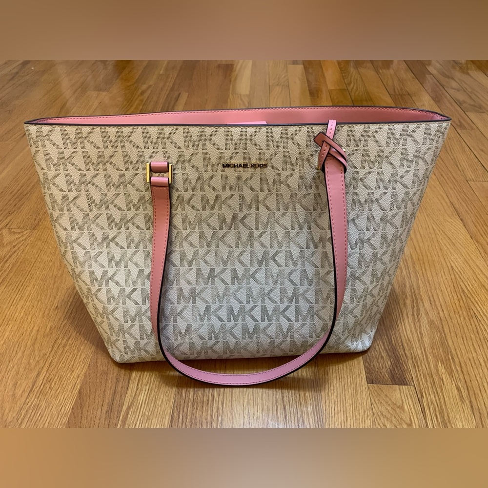 Micheal Kors Purse